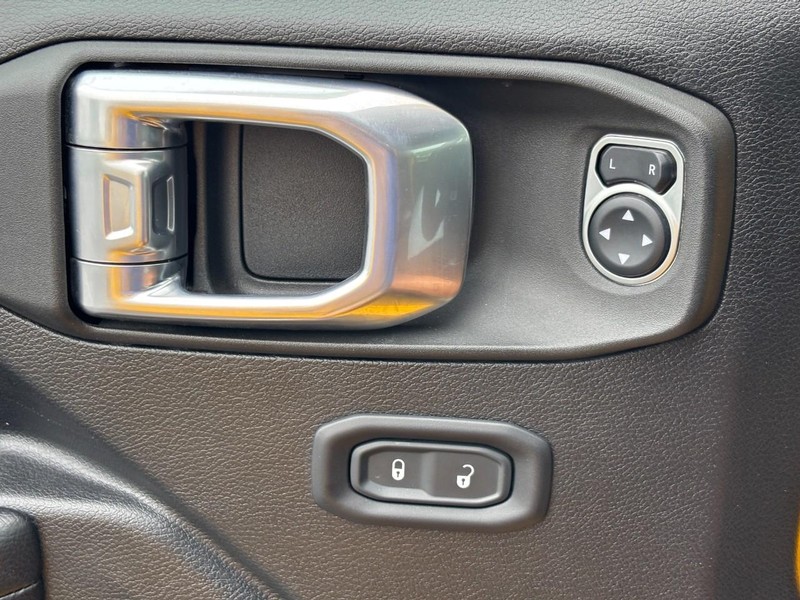 Jeep Wrangler Vehicle Image 23