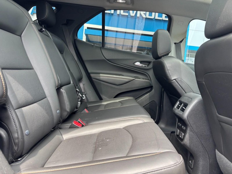 Chevrolet Equinox Vehicle Image 10