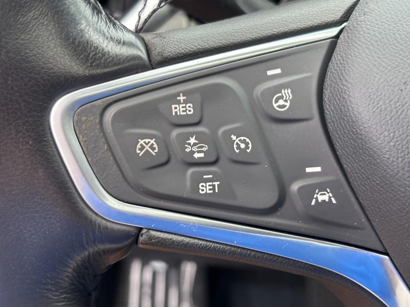 Chevrolet Equinox Vehicle Image 16