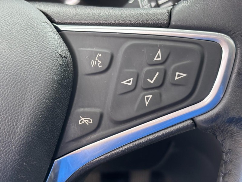Chevrolet Equinox Vehicle Image 17