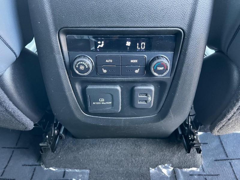 Buick Enclave Vehicle Image 14