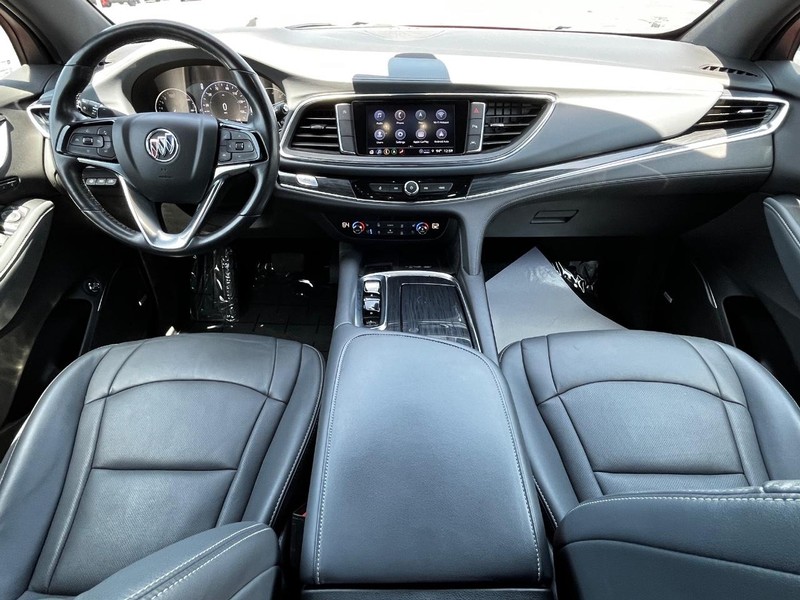 Buick Enclave Vehicle Image 15