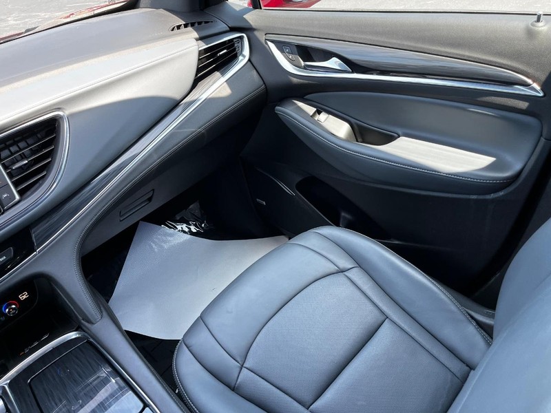 Buick Enclave Vehicle Image 17
