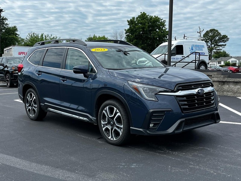 Subaru Ascent Vehicle Image 02