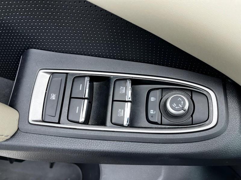 Subaru Ascent Vehicle Image 16