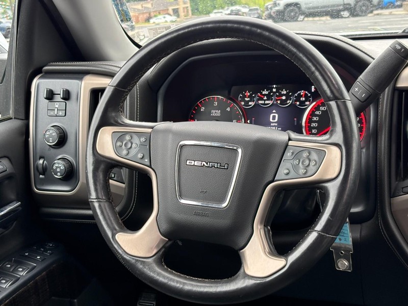 GMC Sierra 1500 Vehicle Image 12