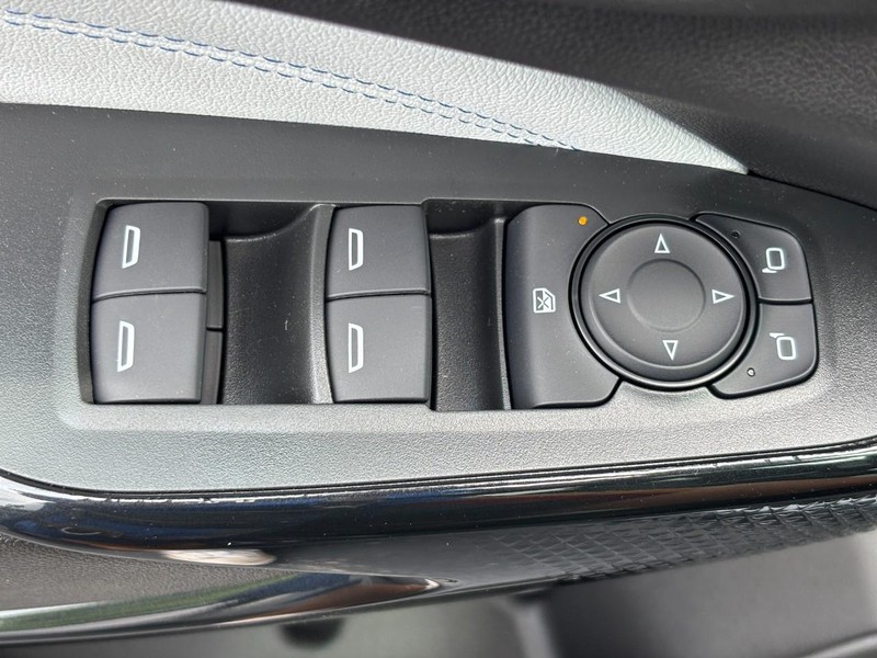 Chevrolet Trax Vehicle Image 19
