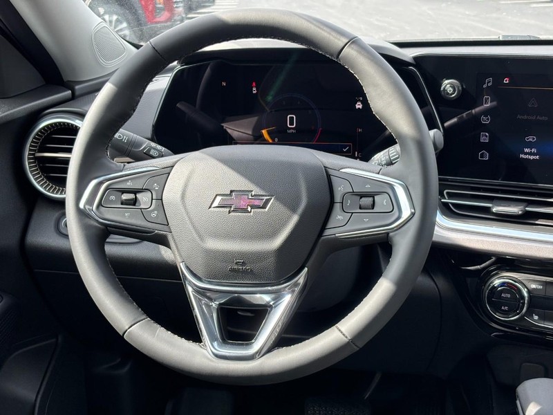 Chevrolet Trax Vehicle Image 08