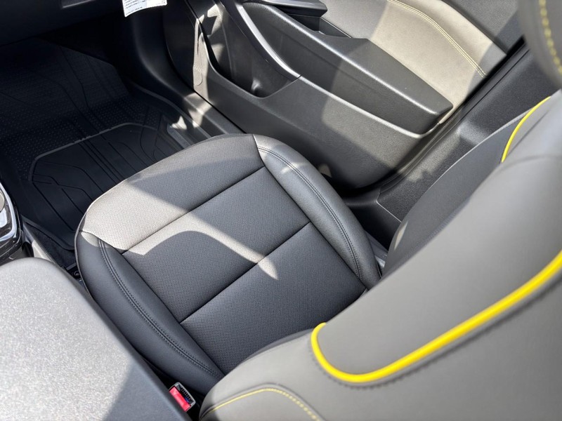 Chevrolet Trax Vehicle Image 11
