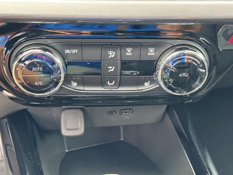 Chevrolet Trax Vehicle Image 18