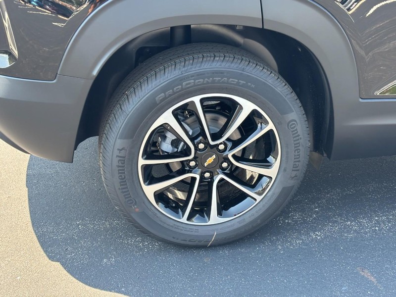 Chevrolet TrailBlazer Vehicle Image 05