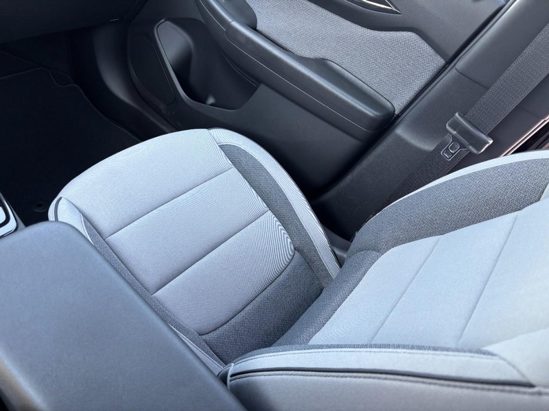 Chevrolet TrailBlazer Vehicle Image 11