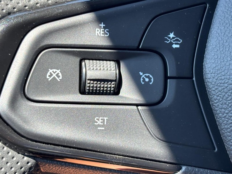 Chevrolet TrailBlazer Vehicle Image 13