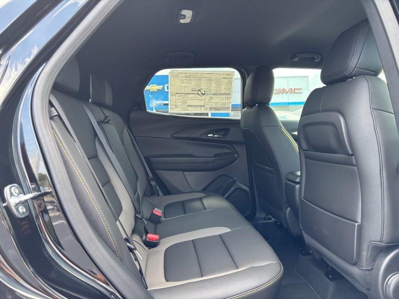 Chevrolet TrailBlazer Vehicle Image 06