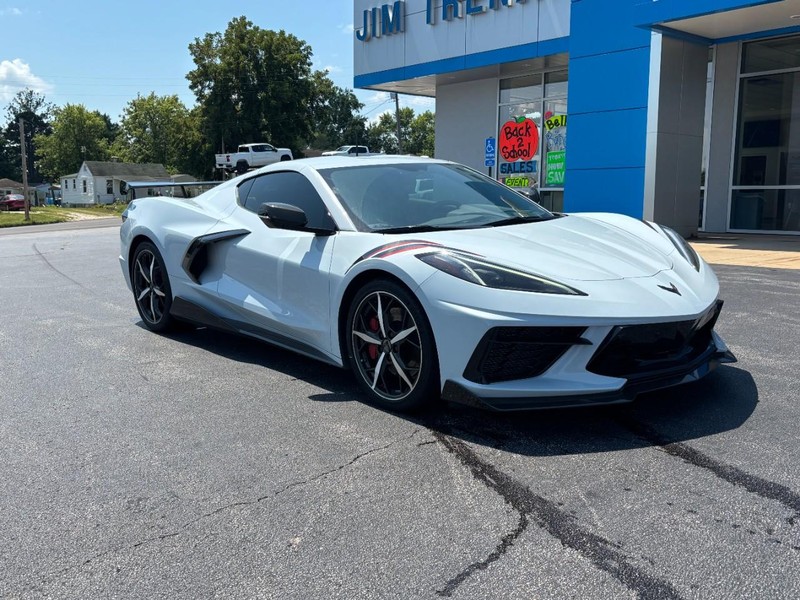 Chevrolet Corvette Vehicle Image 02