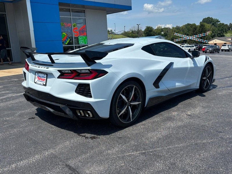 Chevrolet Corvette Vehicle Image 03