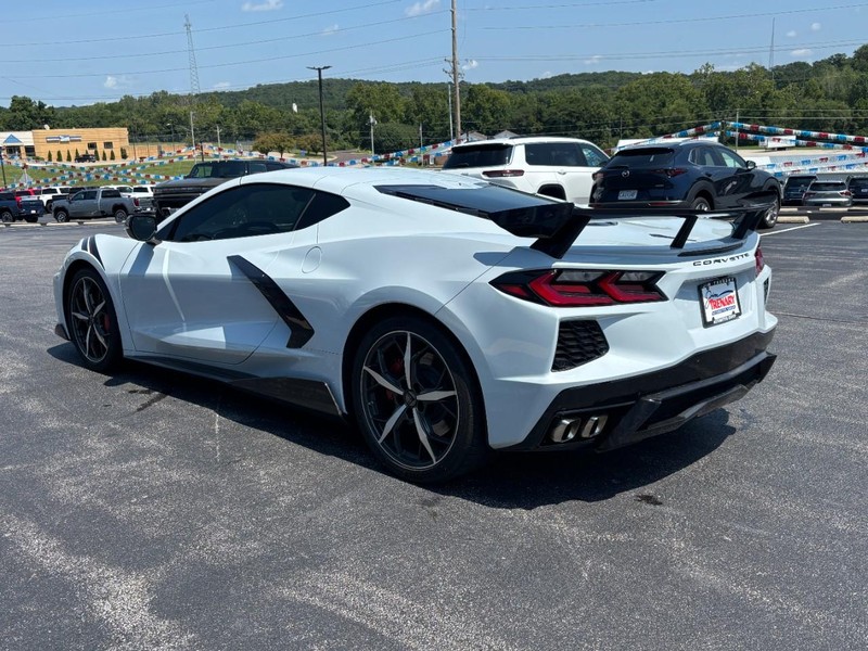 Chevrolet Corvette Vehicle Image 05