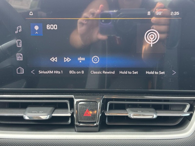 Chevrolet TrailBlazer Vehicle Image 09