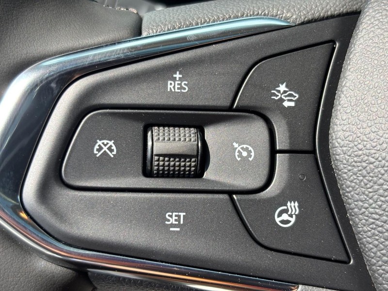 Chevrolet TrailBlazer Vehicle Image 13