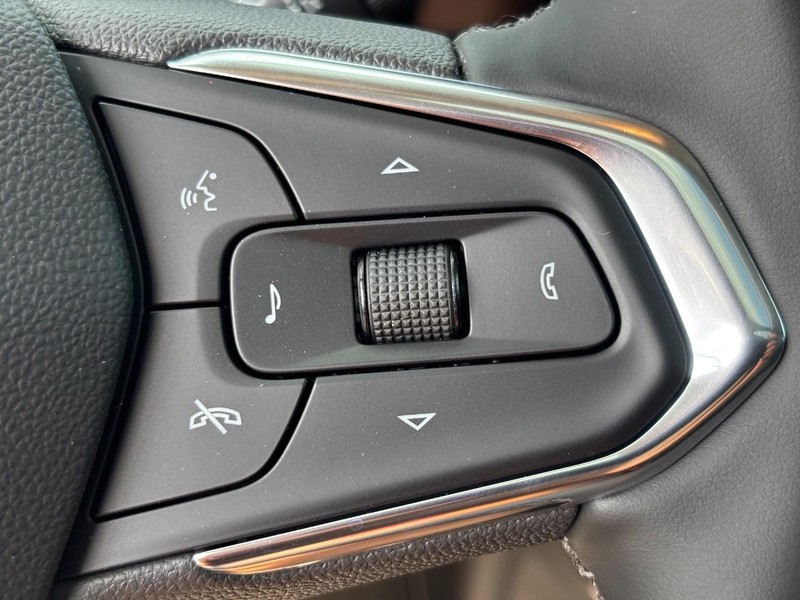 Chevrolet TrailBlazer Vehicle Image 14