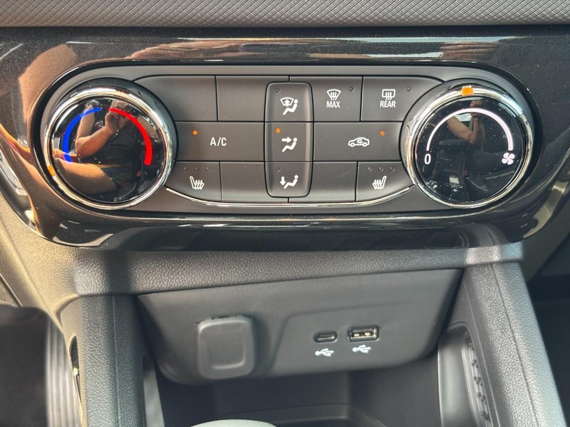 Chevrolet TrailBlazer Vehicle Image 18