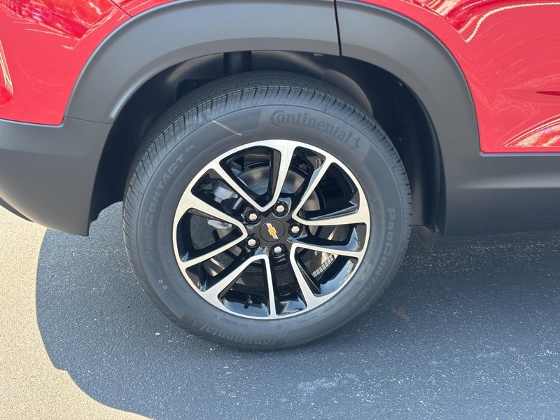 Chevrolet TrailBlazer Vehicle Image 05
