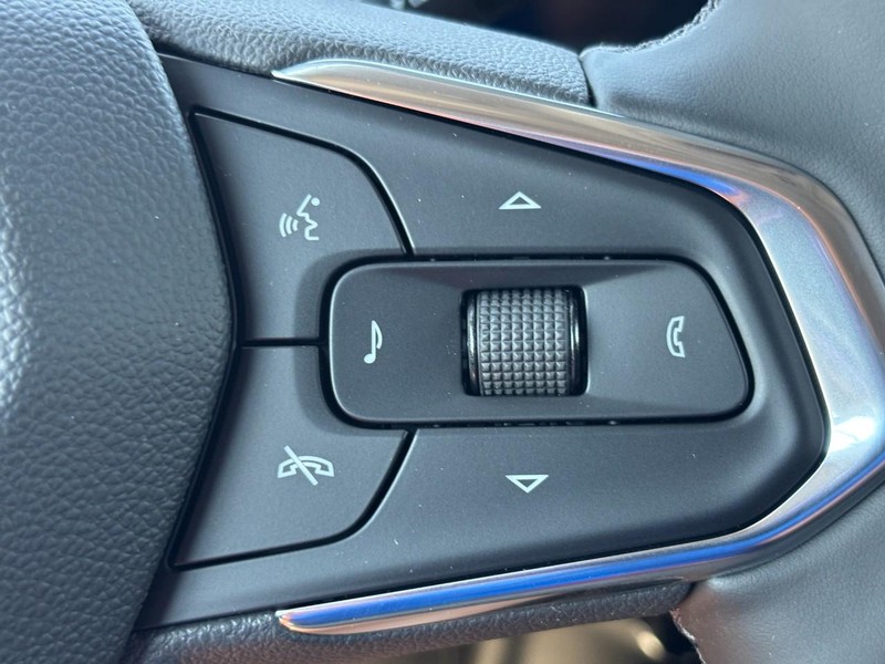 Chevrolet TrailBlazer Vehicle Image 14