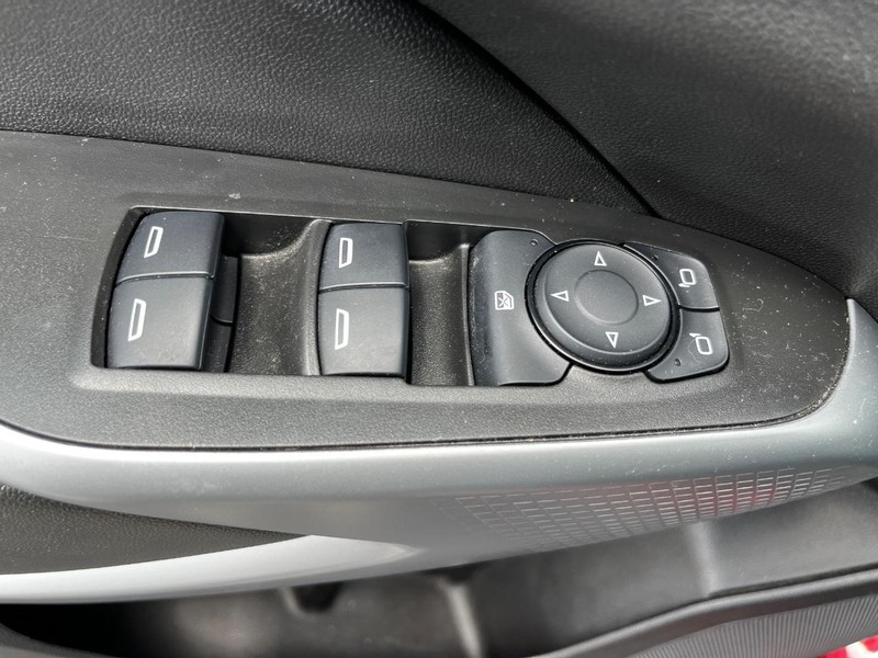 Chevrolet Trax Vehicle Image 14