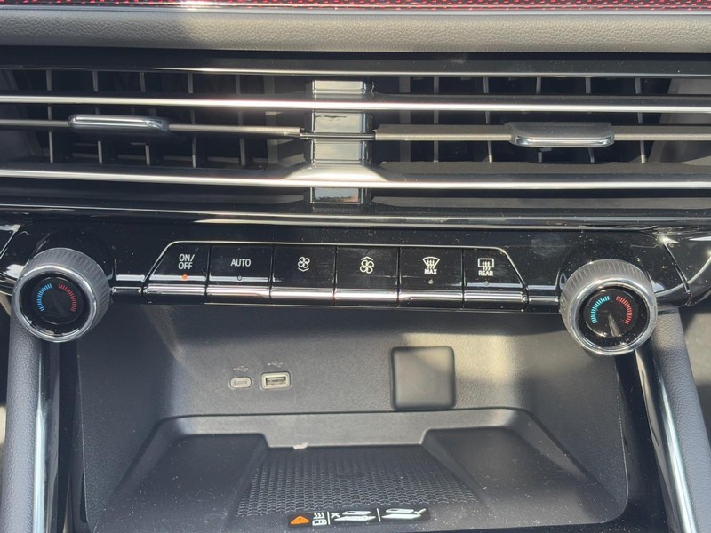 Chevrolet Traverse Vehicle Image 11