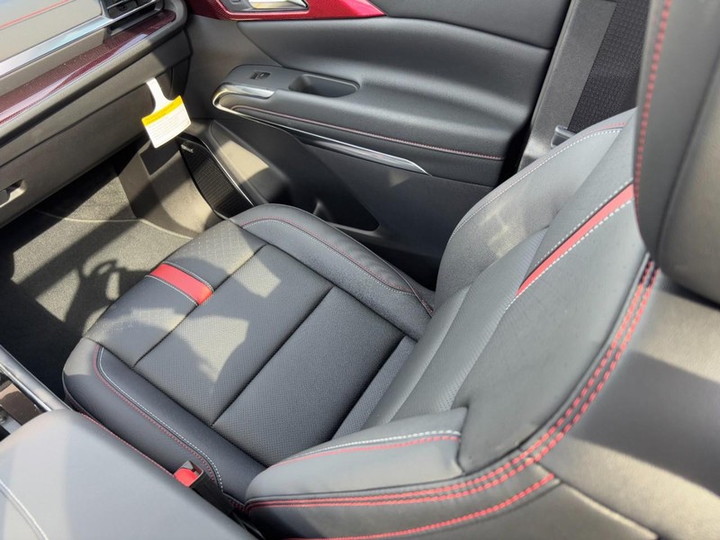 Chevrolet Traverse Vehicle Image 12