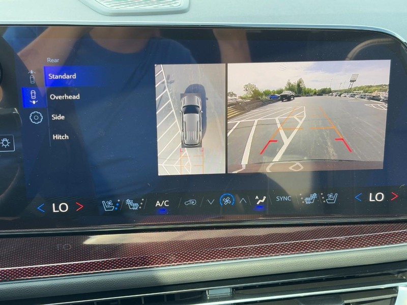 Chevrolet Traverse Vehicle Image 18