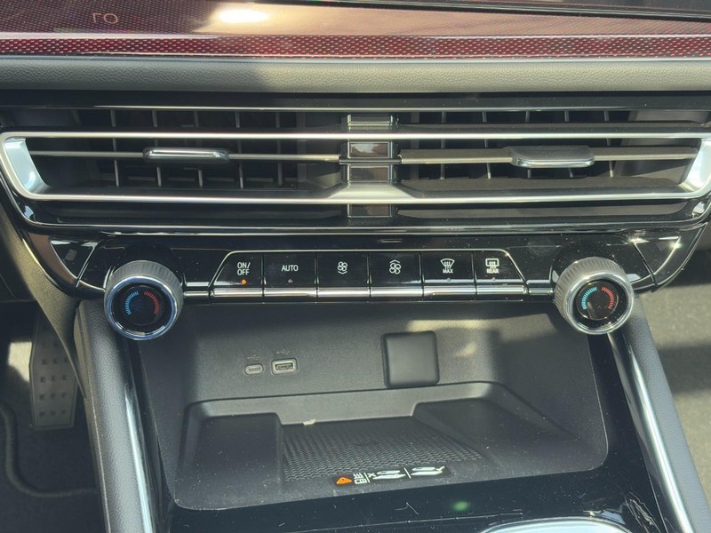 Chevrolet Traverse Vehicle Image 20