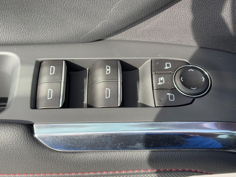 Chevrolet Traverse Vehicle Image 21