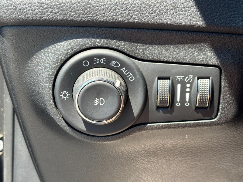 Jeep Compass Vehicle Image 16