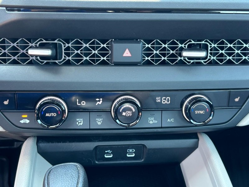 Honda Accord Sedan Vehicle Image 21