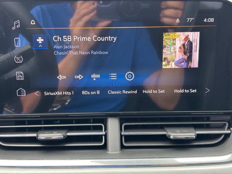 Chevrolet Trax Vehicle Image 16