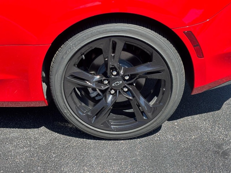 Chevrolet Camaro Vehicle Image 09