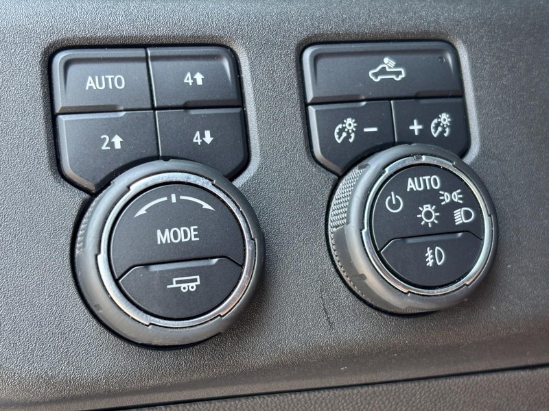 Chevrolet Silverado 1500 Vehicle Image 16