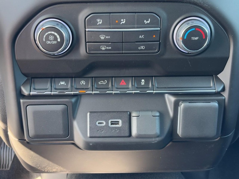 Chevrolet Silverado 1500 Vehicle Image 18