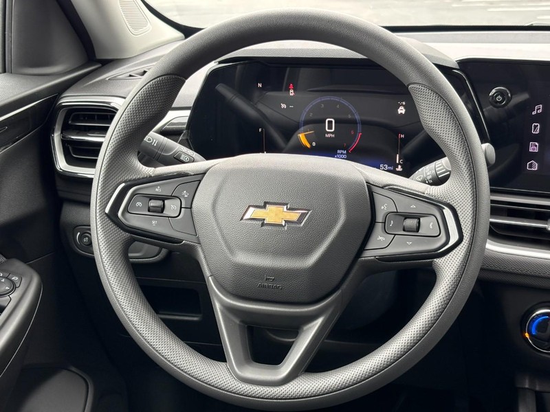 Chevrolet TrailBlazer Vehicle Image 13