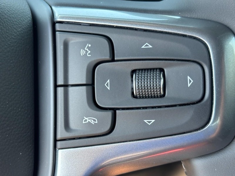 Chevrolet Silverado 2500HD Vehicle Image 14