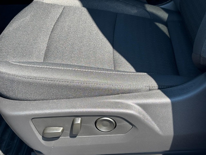 Chevrolet Silverado 2500HD Vehicle Image 22