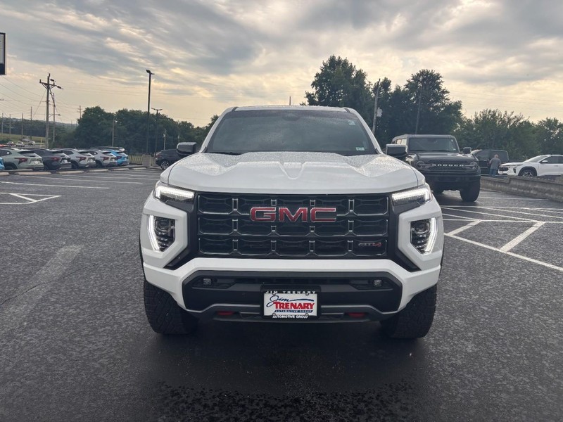 GMC Canyon Vehicle Image 09