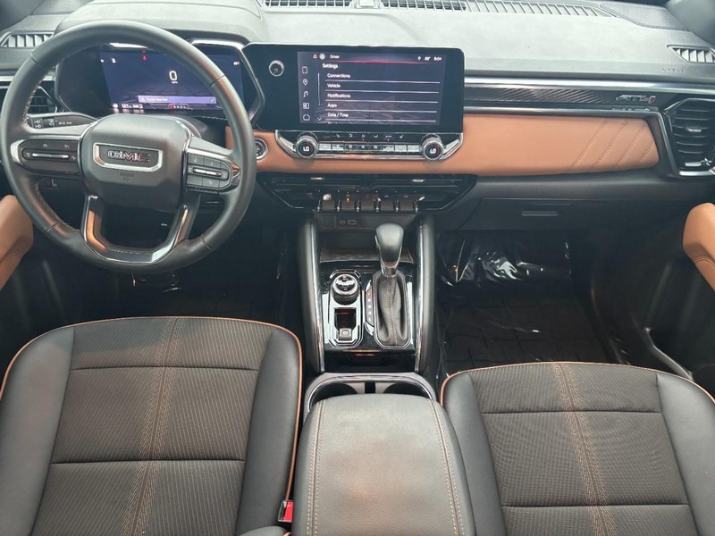 GMC Canyon Vehicle Image 11