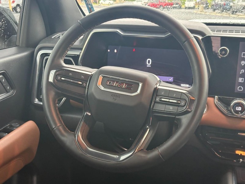 GMC Canyon Vehicle Image 12