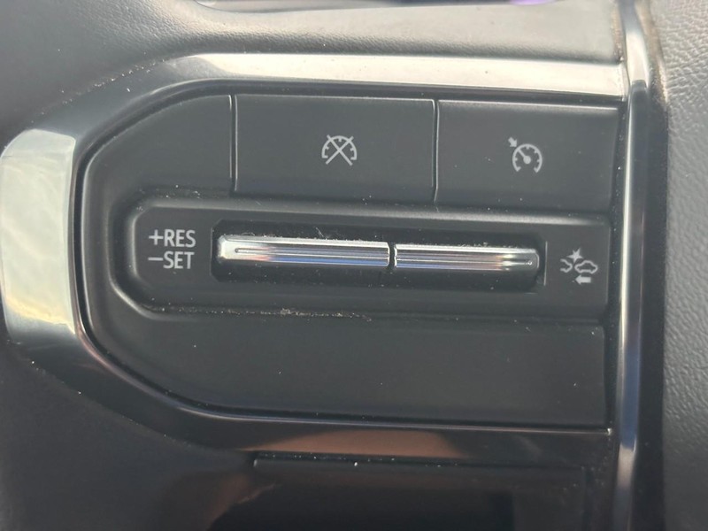 GMC Canyon Vehicle Image 16