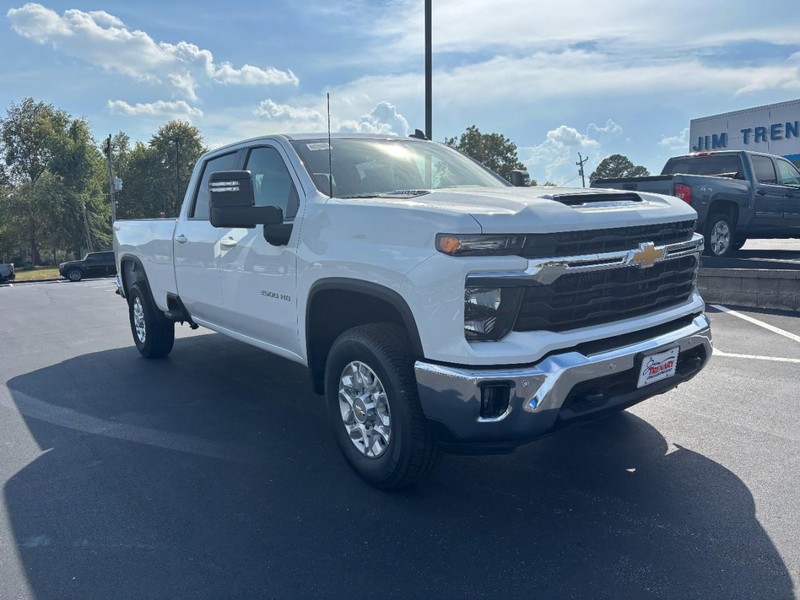 Chevrolet Silverado 3500HD Vehicle Image 02