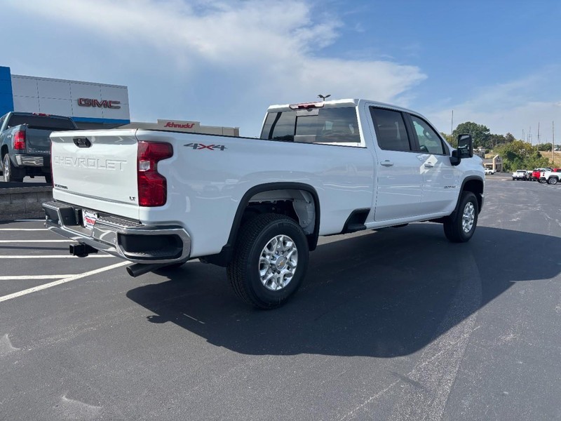 Chevrolet Silverado 3500HD Vehicle Image 04