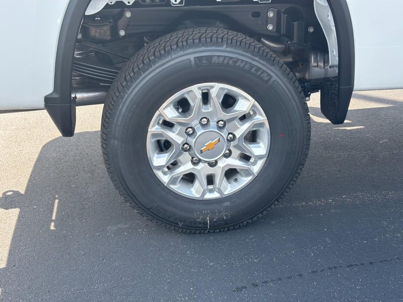 Chevrolet Silverado 3500HD Vehicle Image 05