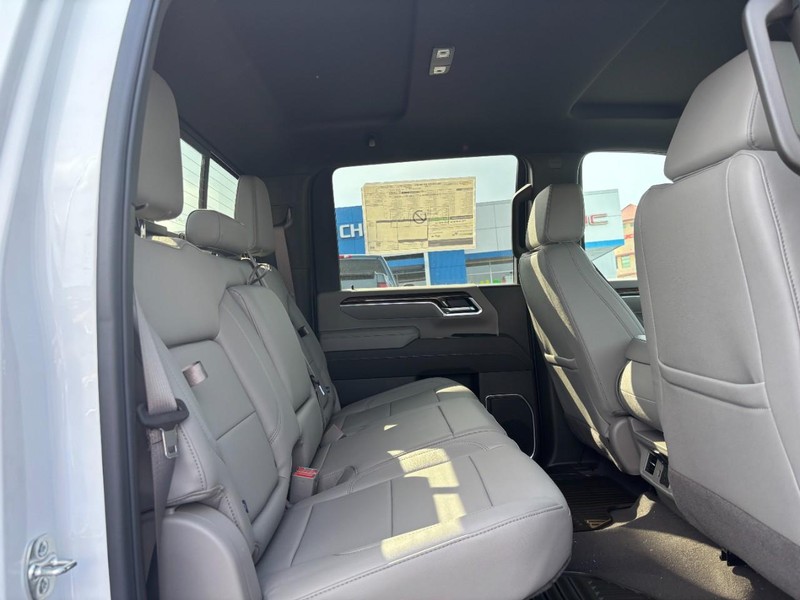 Chevrolet Silverado 3500HD Vehicle Image 06